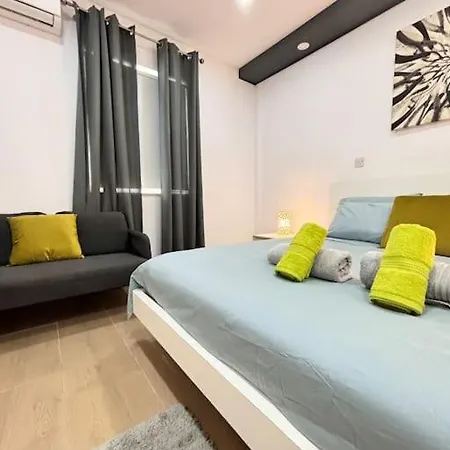 Elegant Penthouse In St Julians Stj28 アパート *