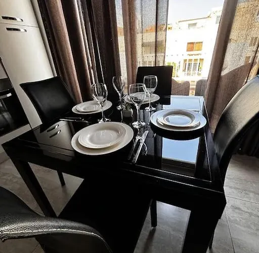 Elegant Penthouse In St Julians Stj28 아파트 Saint Julian's